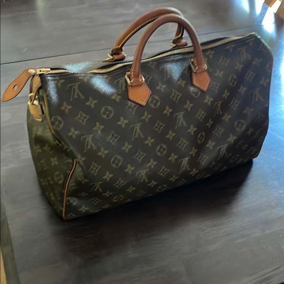 Louis Vuitton Speedy 40 AUTHENTICATED - Picture 1 of 16